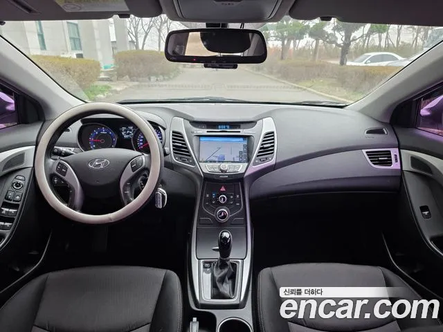 Hyundai AVANTE 2015 — фото 10