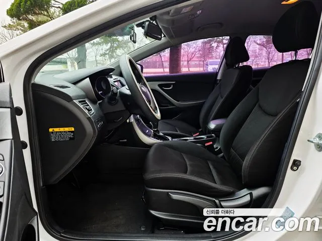 Hyundai AVANTE 2015 — фото 11