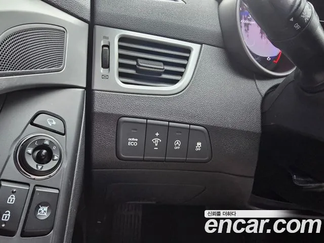Hyundai AVANTE 2015 — фото 16