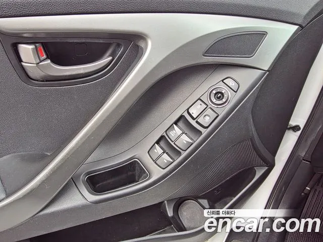 Hyundai AVANTE 2015 — фото 17
