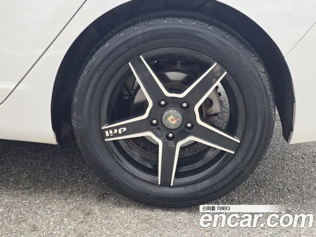 Hyundai AVANTE 2015 — фото 19