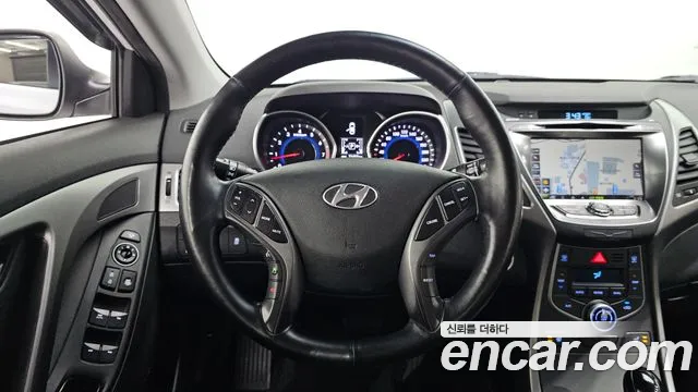 Hyundai AVANTE 2014 — фото 14