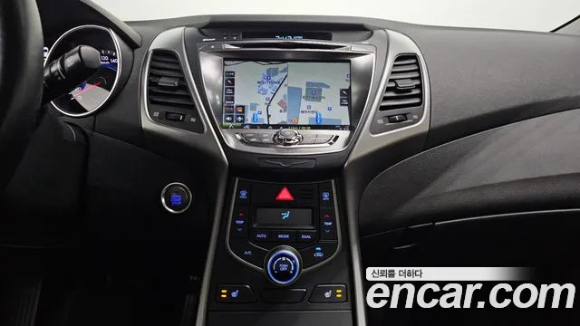 Hyundai AVANTE 2014 — фото 15