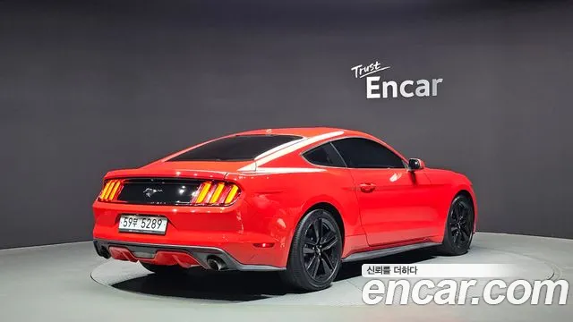 Ford Mustang 2017 — фото 2