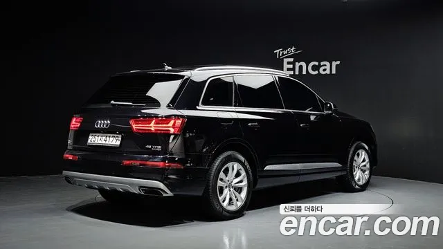 Audi Q7 2019 — фото 2