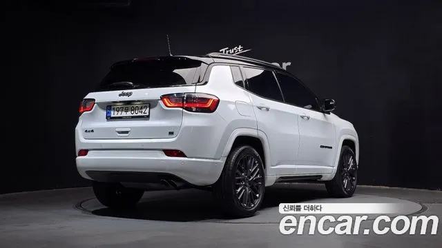 Jeep Compass 2022 — фото 2