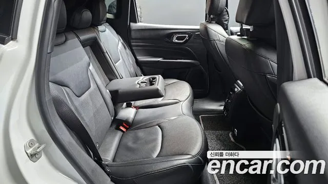 Jeep Compass 2022 — фото 12