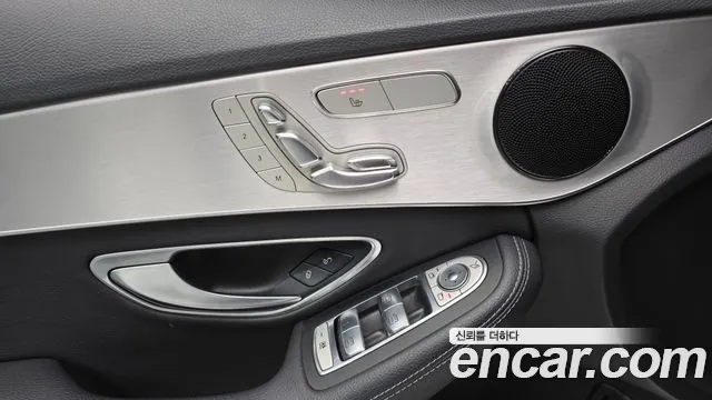 Mercedes-Benz C-Class 2017 — фото 17