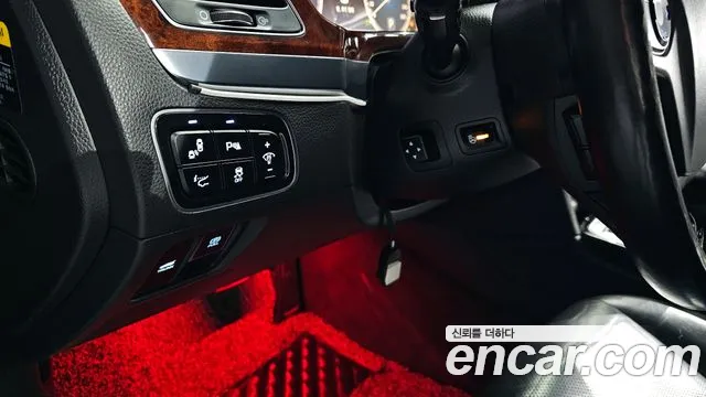 Hyundai Equus 2015 — фото 13