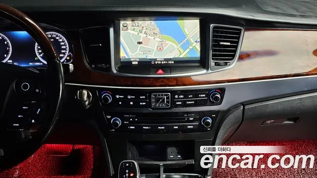 Hyundai Equus 2015 — фото 16