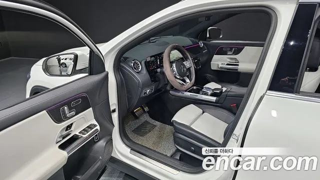 Mercedes-Benz GLA-Class 2023 — фото 11