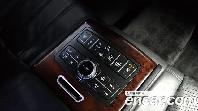 Hyundai Equus 2012 — фото 19