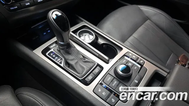 Hyundai Genesis 2016 — фото 9