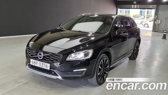 Volvo V60 2016 — фото 1
