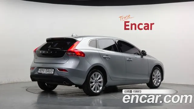 Volvo V40 2016 — фото 2