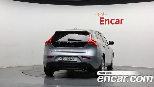 Volvo V40 2016 — фото 4