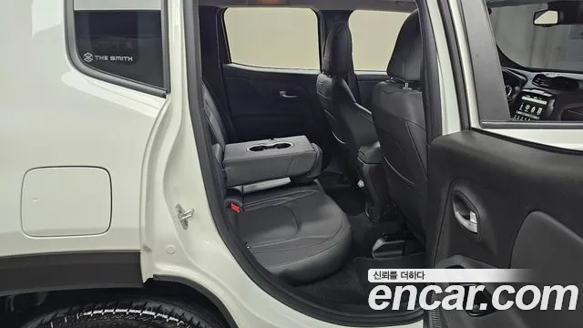 Jeep Renegade 2023 — фото 12