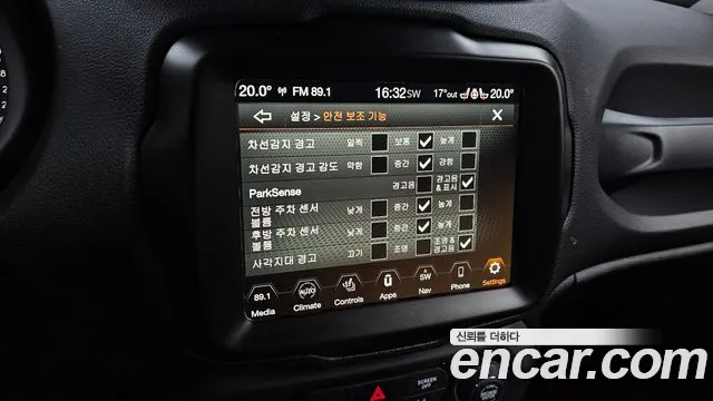 Jeep Renegade 2023 — фото 16