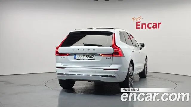Volvo XC60 2022 — фото 4