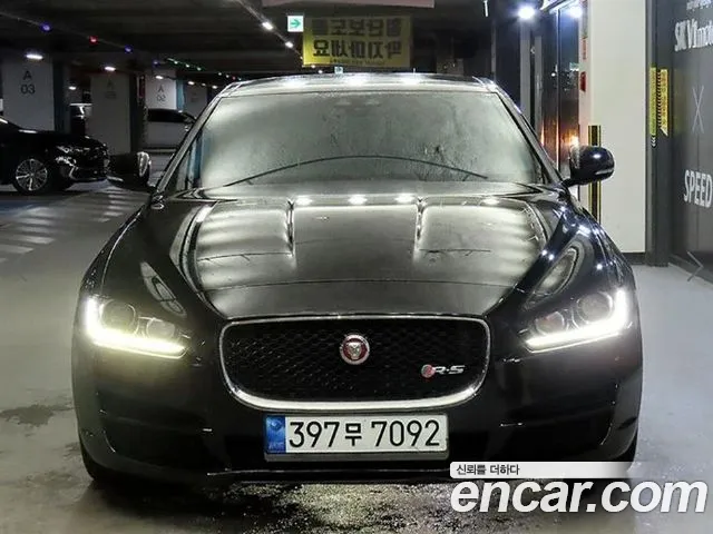 Jaguar XE 2016 — фото 2