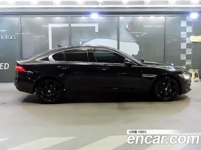 Jaguar XE 2016 — фото 3