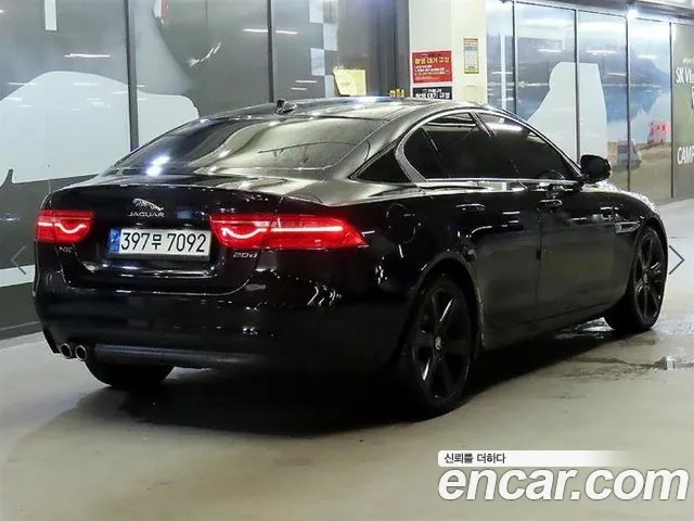 Jaguar XE 2016 — фото 4