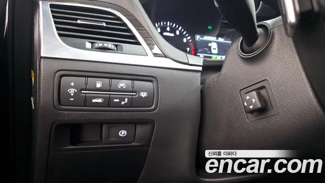 Genesis G80 2017 — фото 13