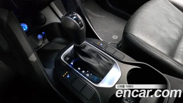 Hyundai Santafe 2016 — фото 9