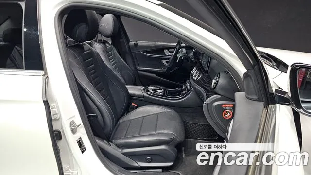 Mercedes-Benz E-Class 2018 — фото 10