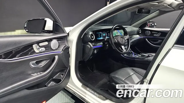 Mercedes-Benz E-Class 2018 — фото 12