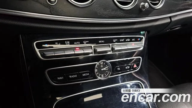 Mercedes-Benz E-Class 2018 — фото 18