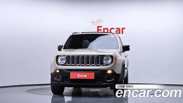 Jeep Renegade 2016 — фото 3