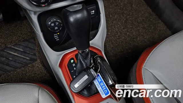 Jeep Renegade 2016 — фото 9