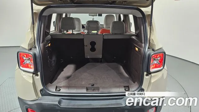 Jeep Renegade 2016 — фото 20
