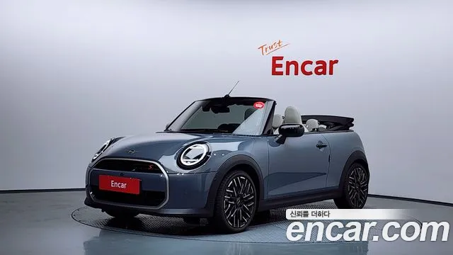 Mini Cooper Convertible 2025 — фото 1