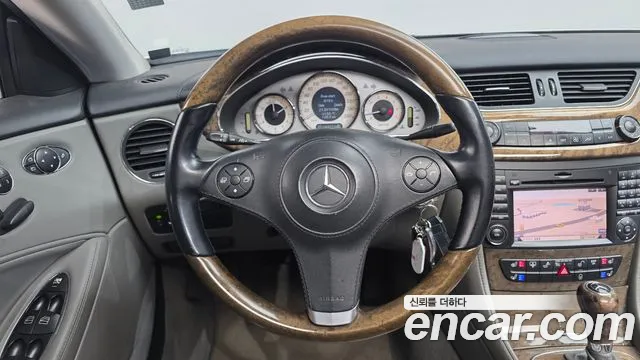 Mercedes-Benz CLS-Class 2010 — фото 14