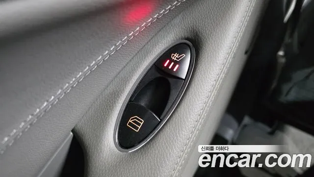 Mercedes-Benz CLS-Class 2010 — фото 18