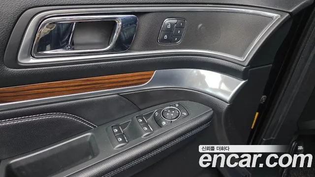 Ford Explorer 2017 — фото 13
