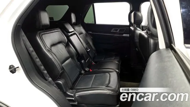 Ford Explorer 2017 — фото 12