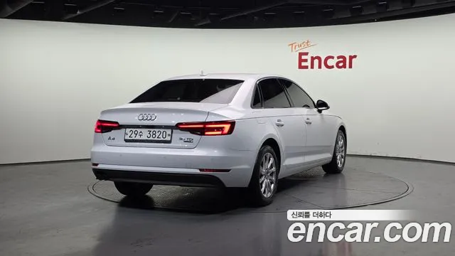 Audi A4 2018 — фото 2