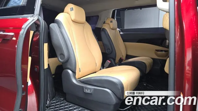 Kia Canival 2021 — фото 17