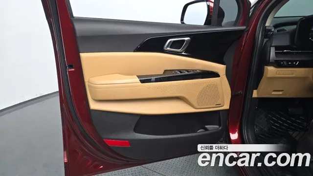 Kia Canival 2021 — фото 13