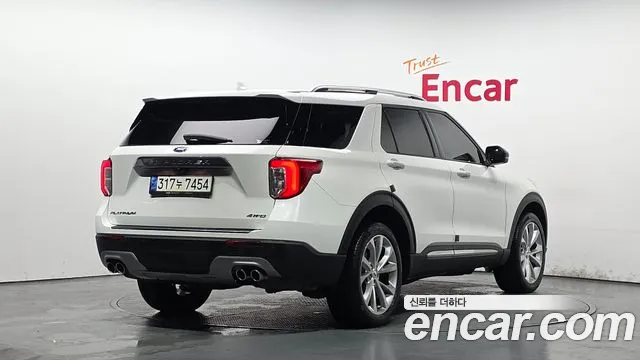 Ford Explorer 2022 — фото 2