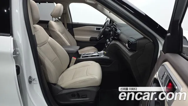 Ford Explorer 2022 — фото 13