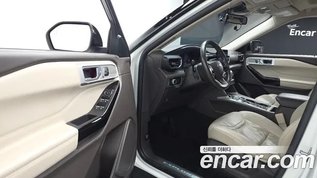 Ford Explorer 2022 — фото 17