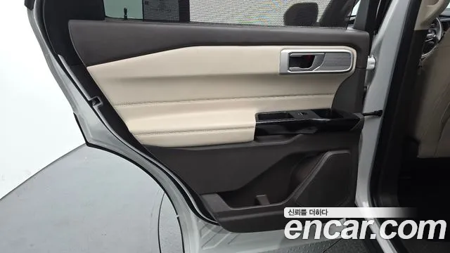 Ford Explorer 2022 — фото 15