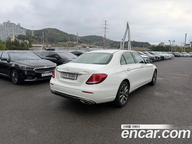 Mercedes-Benz E-Class 2019 — фото 4
