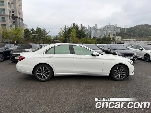 Mercedes-Benz E-Class 2019 — фото 8