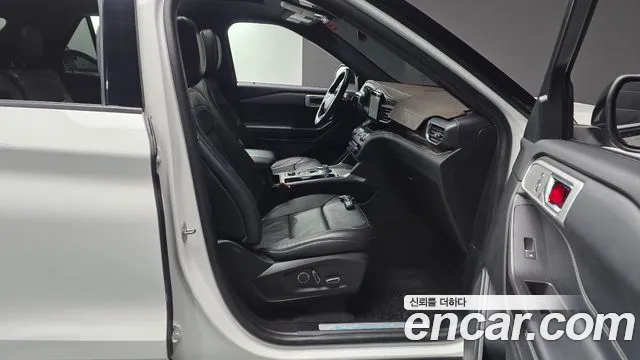 Ford Explorer 2020 — фото 17