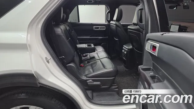 Ford Explorer 2020 — фото 18